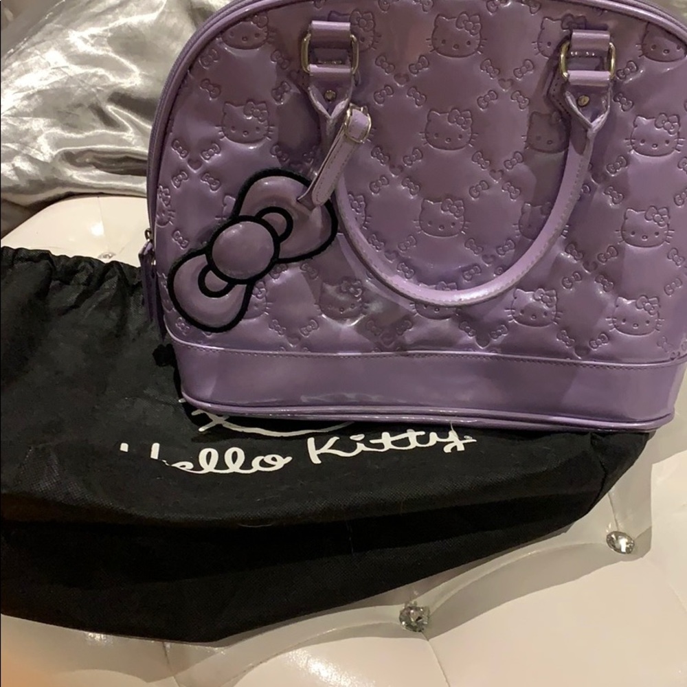 Limited edition.... hello kitty lounge fly bag